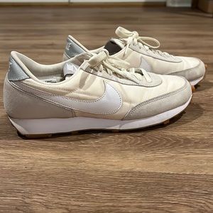 Nike Daybreak Sneaker Women’s Size 8
